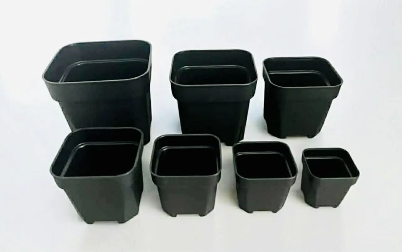 BLACK PLASTIC CHAMFERED EDGE SQUARE POT - 7 SIZES